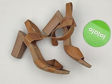 w klapkach tekst: Caprice, Sandały damskie, rozmiar 38.5 — 2