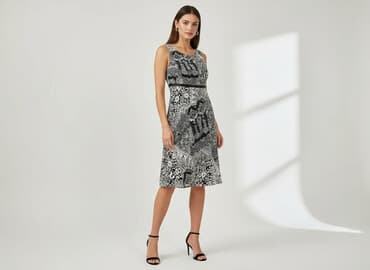 sukienki dla pań po 60: Sukienka damska, rozmiar M — 1