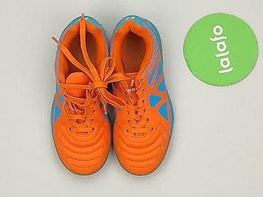 modne czapki: Buty sportowe 30, Używany — 2