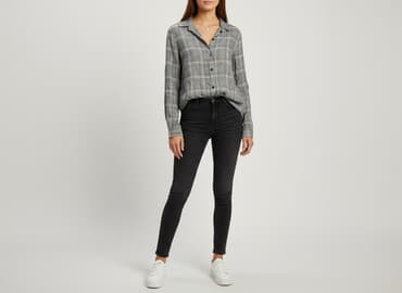 jaka koszula do szarej marynarki: Esmara, Women`s shirt, size S at lalafo.pl — 1 jaka koszula do szarej marynarki: Esmara, Women`s shirt, size S — 1