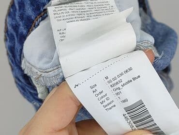 krótkie spodenki i nogi z cellulitem: FB Sister, Szorty damskie, M — 5