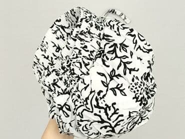 krótkie spodenki i nogi z cellulitem: Sinsay, Szorty damskie, rozmiar S — 6