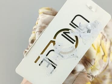 krótkie spodenki z szerokimi nogawkami: Spodnie materiałowe damskie, rozmiar S — 4