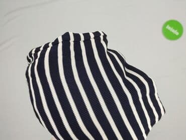 czarne t shirty w serek damskie: T-shirt damski, rozmiar S — 4