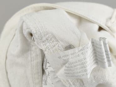 krótkie spodenki i nogi z cellulitem: Bershka, Szorty damskie, M — 5