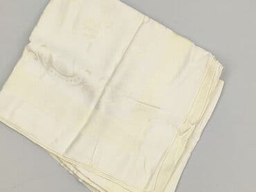 Obrus 108 x 70, kolor - Beżowy, stan - Idealny w lalafo.pl Obrus 108 x 70, kolor - Beżowy, stan - Idealny