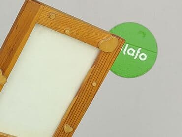 Dekoracje do domu: Drewniana ramka na zdjęcia w ciepłym odcieniu brązu, idealna do — 4