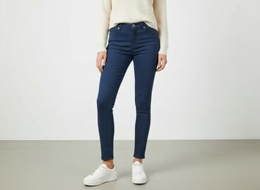 niebieska kurtka reserved: Jeansy damskie, rozmiar M — 1