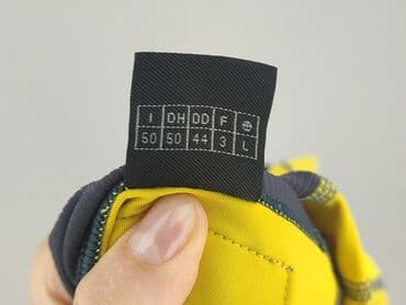 Ubrania męskie: T-shirt sportowy dla mężczyzn, rozmiar L — 5