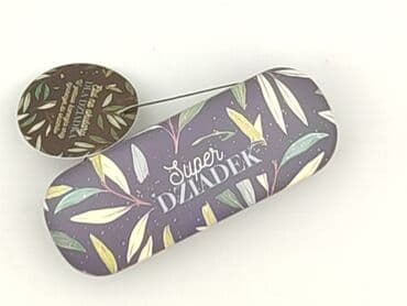paski do sukienki srebrne: Używane etui na okulary z napisem "Super Dziadek". Etui jest w — 1