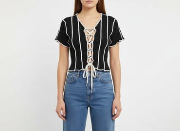 biała bluzka w czarne paski: Divided, Women's blouse, size M — 1