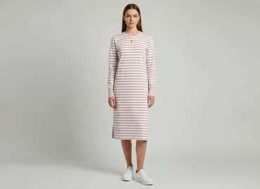 modne sukienki z dzianiny: Sukienka damska, rozmiar S — 1