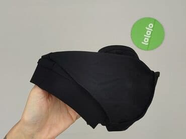 krótkie spodenki i czarne adidasy: Shorts for women, size XS — 6