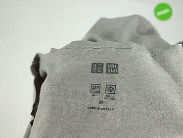 basic t shirty: Uniqlo, Women`s T-shirt, size M — 4