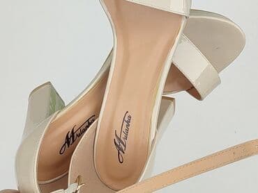 czerwone sandały na słupku ccc: Sandały damskie, 37 — 9