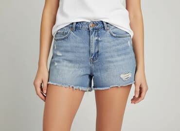 stradivarius spódniczko spodenki: Stradivarius, Shorts for women, size L — 1