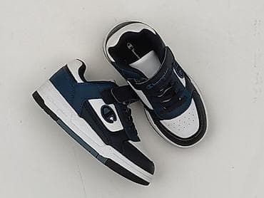 dresy marvel: Buty sportowe Champion, 28, Używany — 1