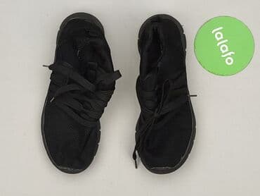 czarna sukienka i białe trampki: Sneakersy damskie, rozmiar 38 — 2