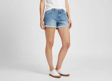 krótkie spodenki i nogi z cellulitem: S.Oliver, Szorty damskie, rozmiar M — 7