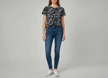 bluzy z traktorem: WE, Women`s T-shirt, size L — 1