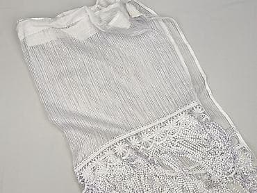 Biała firanka panelowa z ozdobną koronką i frędzlami z koralików -