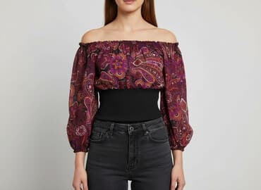 bluzki z pomponami: Bluzka damska, rozmiar S — 1