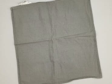 obrusy czerwone: Pillowcase, 48 x 48, kolor - Szary, stan - Bardzo dobry — 1