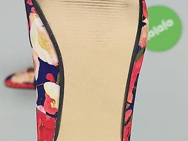 klapki babcine: Czółenka damskie na obcasie – floral print - Model: klasyczne szpilki — 5