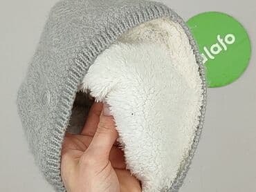 Hats and caps: Cap, Female, condition - Very good — 6