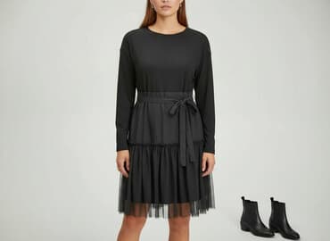 czarna sukienka z rozszerzanymi rękawami: Women`s dress, size XL — 1