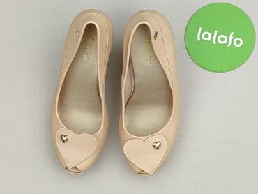 hello kitty klapki: Sandały damskie, 38 — 2