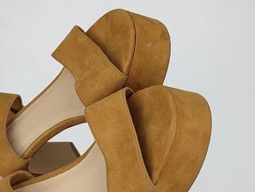 beżowe kozaki ccc: Bershka, Sandały damskie, 36 — 6