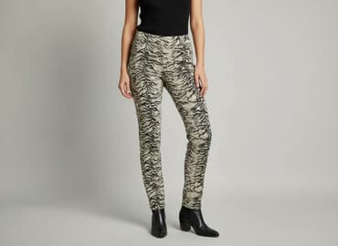 spodnie w krowie łaty: Material trousers for women, size S — 1