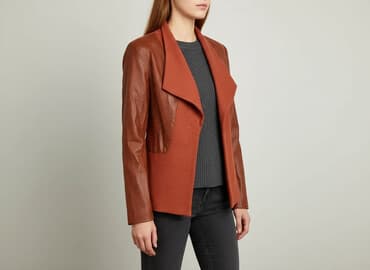 vinted kurtki skórzane damskie: Pretty Girl, Marynarka damska, rozmiar One size — 6