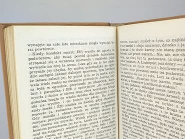 Książki: Książka, gatunek - Powieść, stan - Bardzo dobry — 3