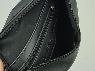 Accessories: Czarna kosmetyczka damska z zamkiem - Praktyczna kosmetyczka w — 4