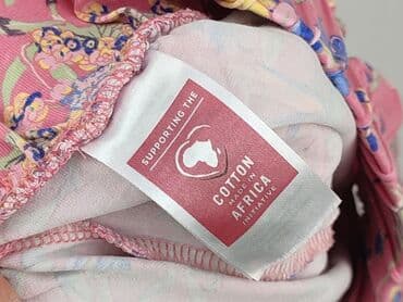 krótkie spodenki i nogi z cellulitem: Bpc bonprix collection, Szorty damskie, rozmiar M — 5