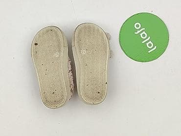 pull and bear szorty: Trampki 24, Używany — 3