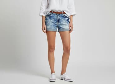 krótkie spodenki i nogi z cellulitem: Janina, Szorty damskie, S — 7