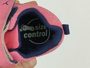 czerwona sukienka w czarne kropki: Buciki niemowlęce, 23, stan - Bardzo dobry — 6