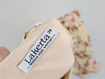 kaskada sukienki: Sukienka damska, rozmiar M — 4