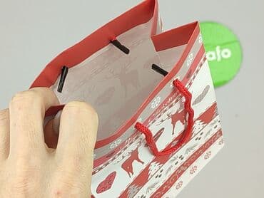 Inne artykuły dla domu: Papierowa torba prezentowa z uchwytami, ozdobiona świątecznym wzorem — 5