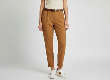 stradivarius cargo: Stradivarius, Material trousers for women, size XS — 1
