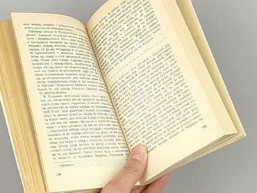 Książki: Książka, gatunek - Powieść, stan - Bardzo dobry — 3