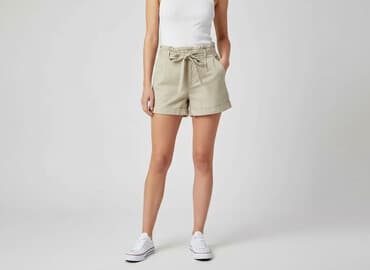 krótkie spodenki i nogi z cellulitem: Vero Moda, Szorty damskie, M — 7