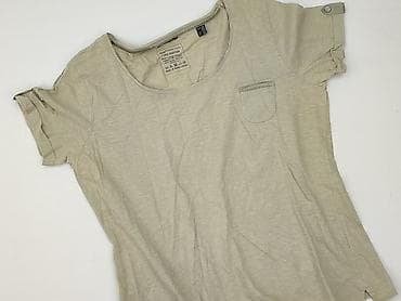 pull and bear bluza: Women`s T-shirt, size L — 1