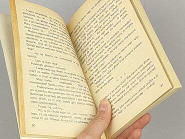 Książki: Książka, gatunek - Powieść, stan - Bardzo dobry — 3