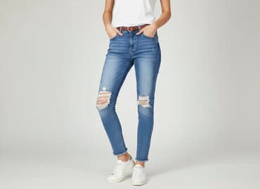 dziurawe dżinsy: Jeansy damskie, rozmiar XS — 1