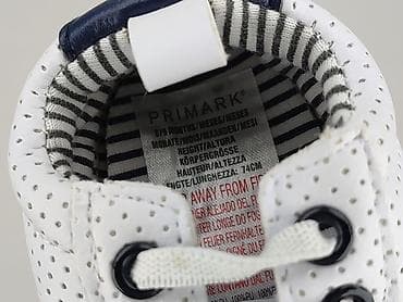 kurtki w biedronce: Buciki niemowlęce, Primark, 15 i mniejsze, stan - Idealny — 5