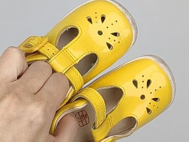 buty sizer: Baby shoes, Clarks, 19, condition - Very good — 9